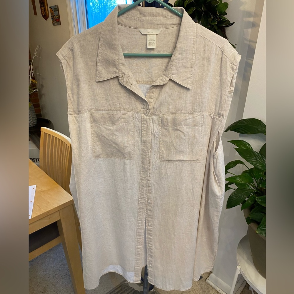 H&M Light Beige Sleeveless Button-Down Shirt
